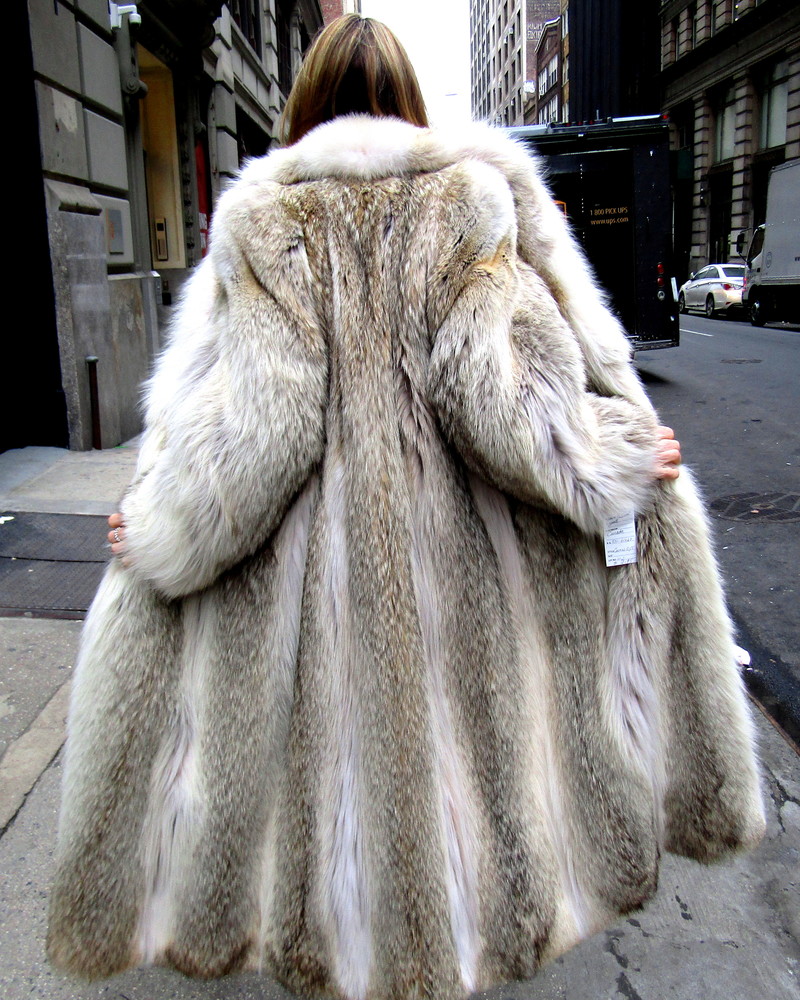 New Natural Coyote Coat Size 10 12 Madison Avenue Furs And Henry