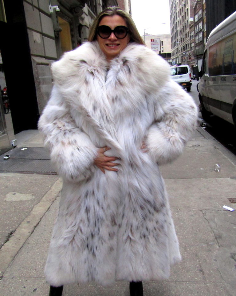 Galanos Desgined for Neiman Marcus Russian Lynx Belly Pre-Owned Coat ...