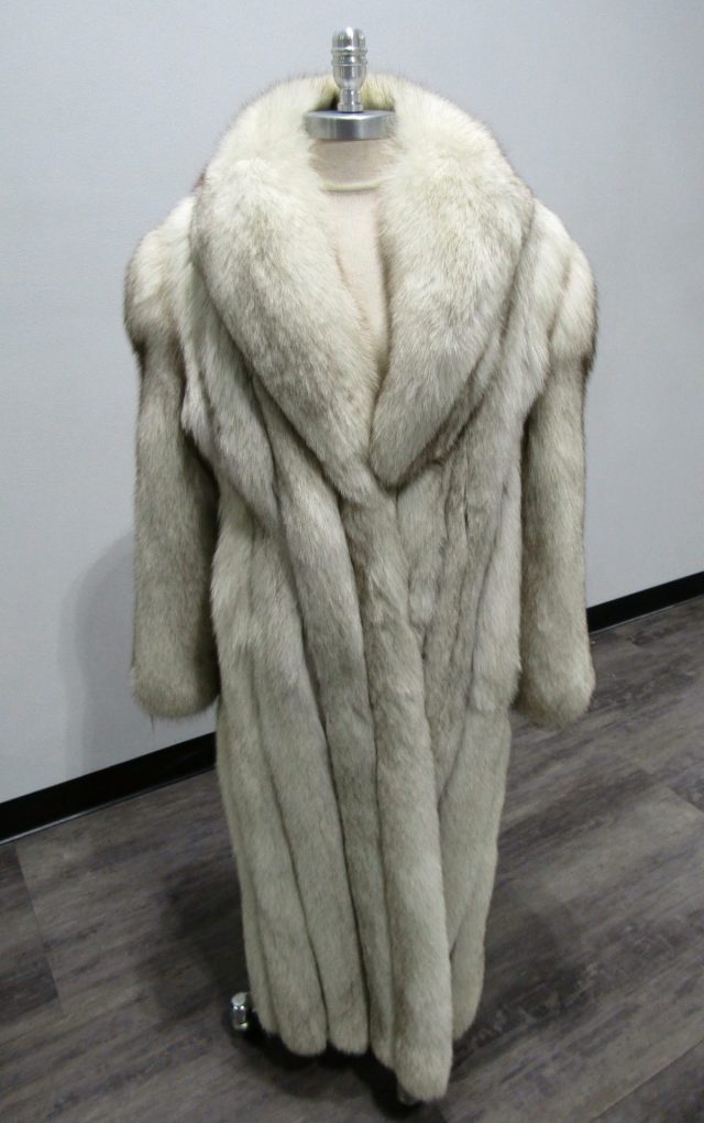 Pre-Owned Natural Saga Blue Fox Coat ( size: 8 - 10) - Madison Avenue ...