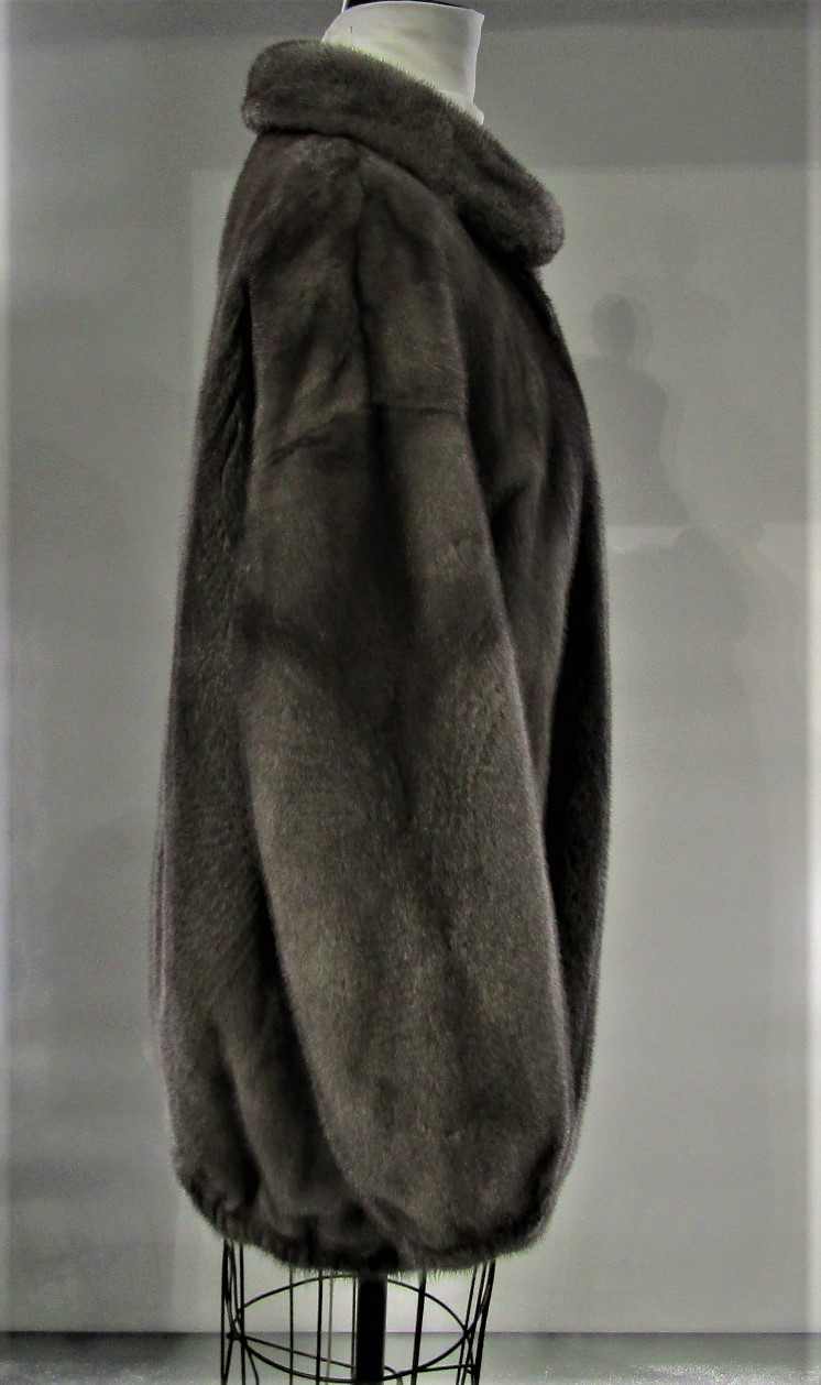 Pre-Owned Unisex Black Dyed Mink Bomber Jacket (Size: Women's 14-16/Men's  42) - Madison Avenue Furs & Henry Cowit, Inc.